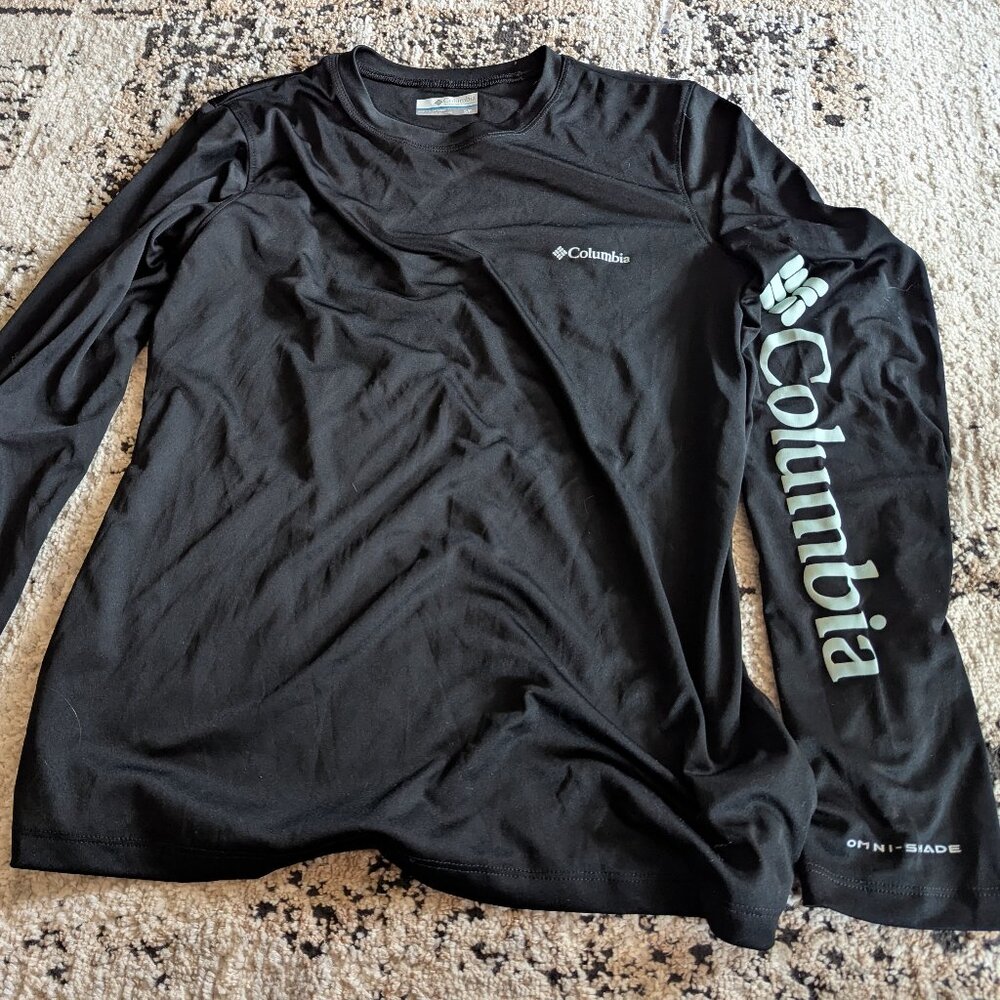 Black omnishade Columbia shirt